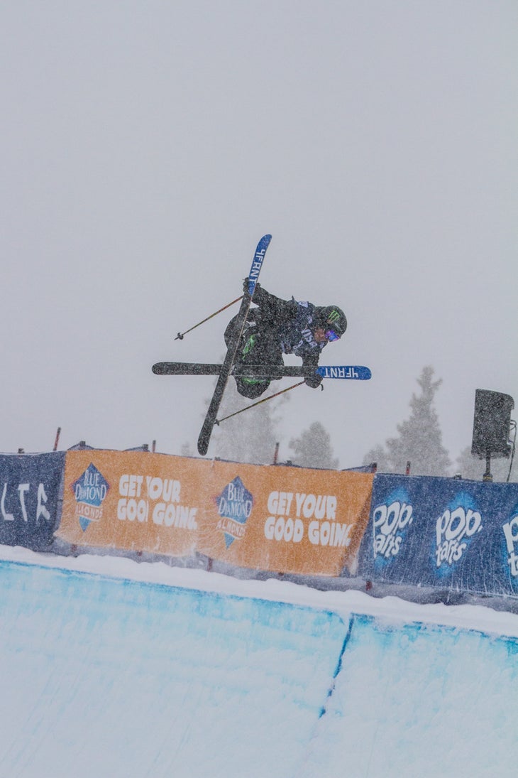 The Octograb David Wise throws an Alley-Oop flat spin 540 with an Octograb. With Challenging conditions, Wise linked together a run that put him on top at the…
