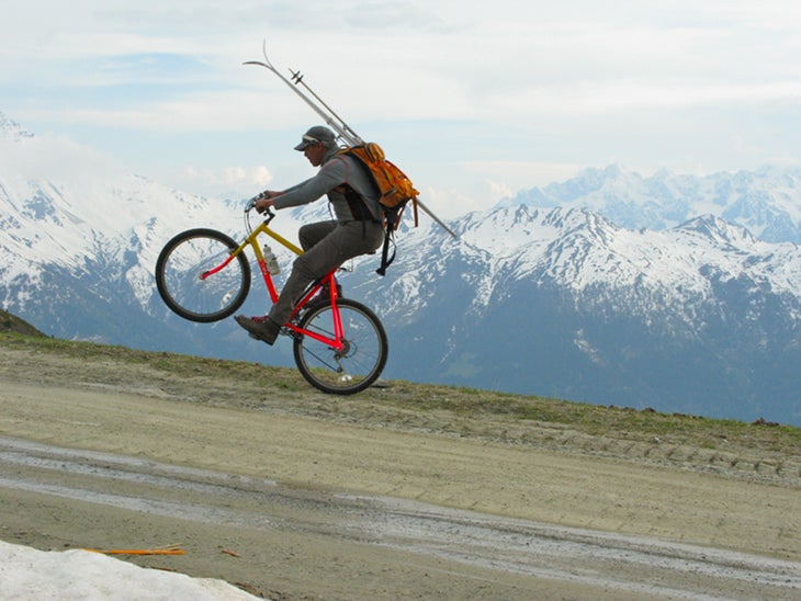 Riding to 200 Bob Mazarei rides what seems to be Verbier’s oldest bike on his way to skiing 200 days in a row.Photo: Mazarei Collection