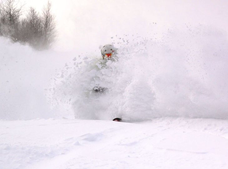 Bryce Hanrahan Skier: Bryce Hanrahan Photographer: Greg Kwasnik Location: Loon Mountain, New Hampshire Date: March 2013 Morning laps on upper flume.