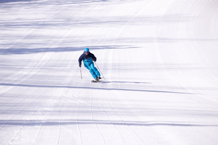 D77C7559 Michael Rogan demonstrates a one-ski technique drill to promote good pressure control.