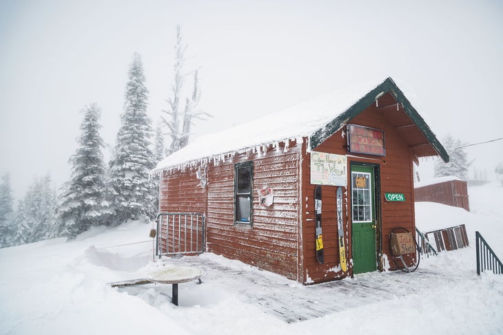 SKG0117_Idaho04 The famous Wang Shack at the summit of Schweitzer. It’s a shed. And a bar. Because, well, this is Idaho.