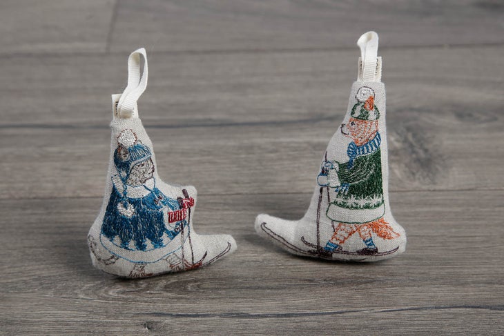 MtnHomeGiftGuide-CoralTuskSkiingFoxCat None