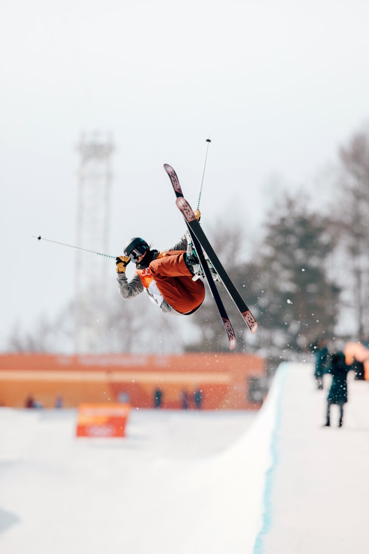 Brita_Sigourney_HP_USskiboard Brita Sigourney mid run olympic halfpipe pyeongchang