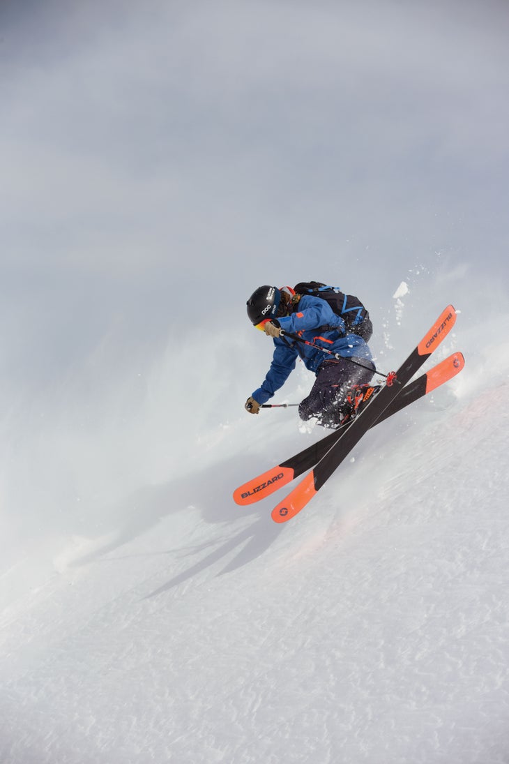 SKI0218_CLI5_HopTurn BACK TO EARTH Snap out of it! When coming in hot for landing, it’s time to put down the landing gear. Match the skis with the steepness of the hill…