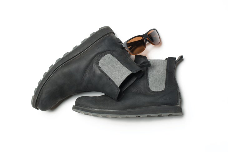 SKI0218_CHI_Gear_Sorel Sorels and Zeal Optics