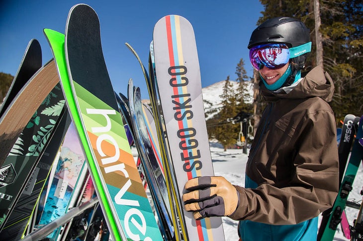 20180411-IndieTest-5400 Picking out skis at loveland