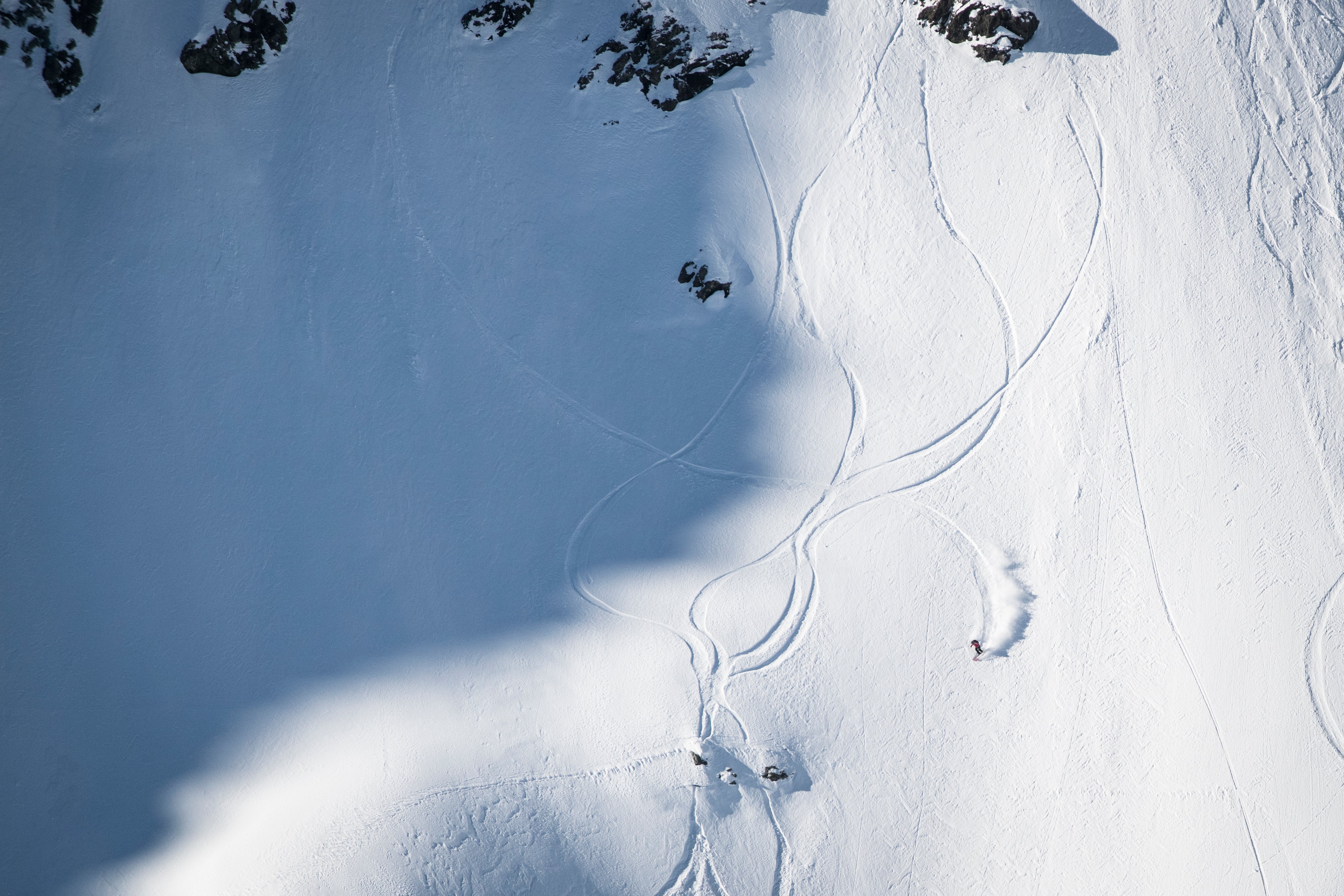 "Jacqueline Pollard descending the Bec des Rosses"