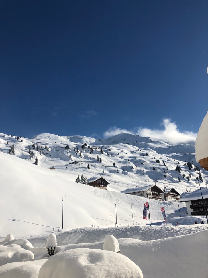 IMG_7205 Blue ski over deep snow in Zurs