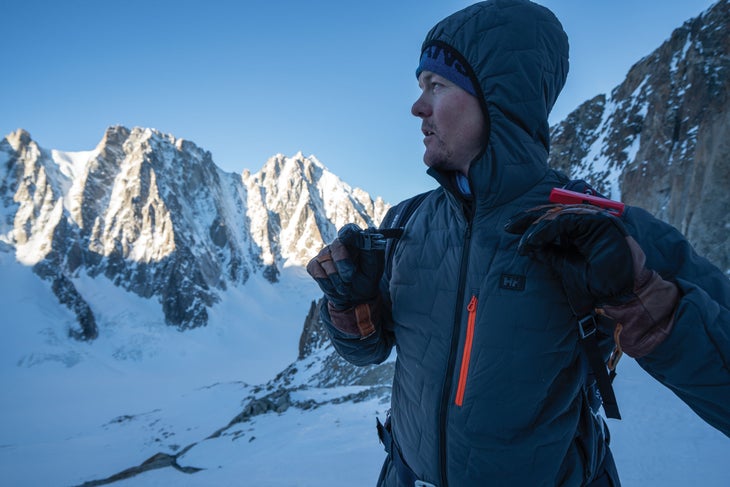 SNW70-20190321_WM_HH_Chamonix_CamMcLeod_1011 Hargin overlooking the Argentiére Glacier Summit.