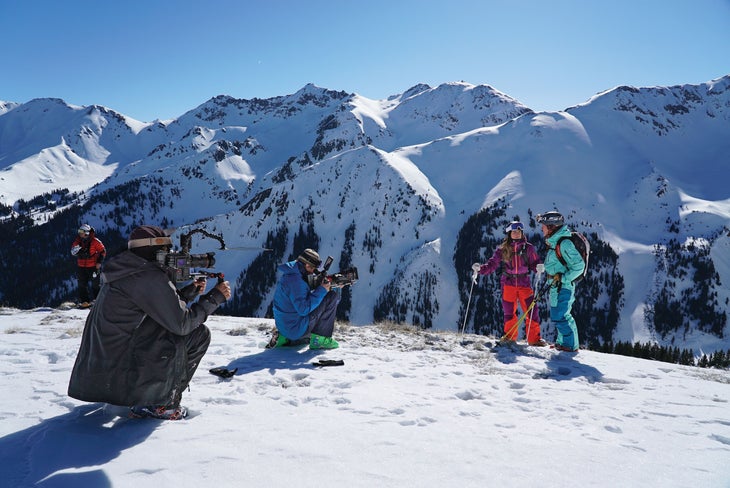 SNW70-SIL-20190418-SilvertonDSC00132_byIanAnderson Kauf and Huber discuss logistics before a run.