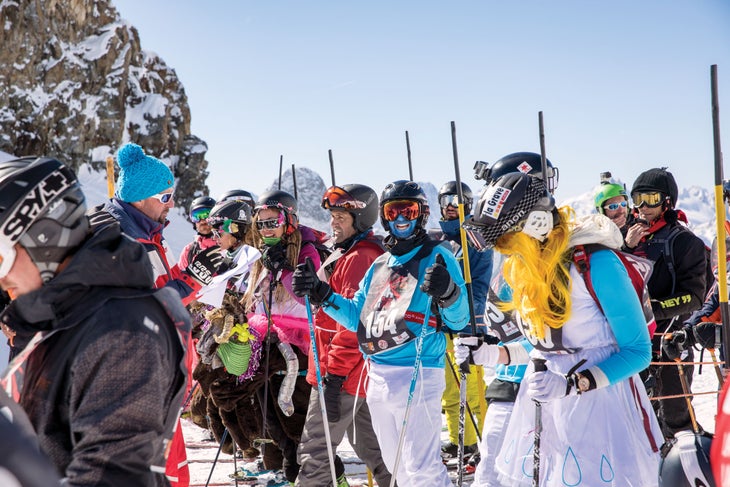 SKI1219-Derby9919-byChristofferSjostrom copy People dressed in costume at the starting line of the Derby De La Meije