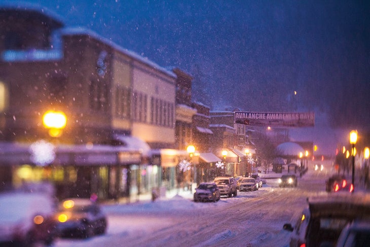 SKI0120-REVY-05-byRyanCreary Town of Revelstoke