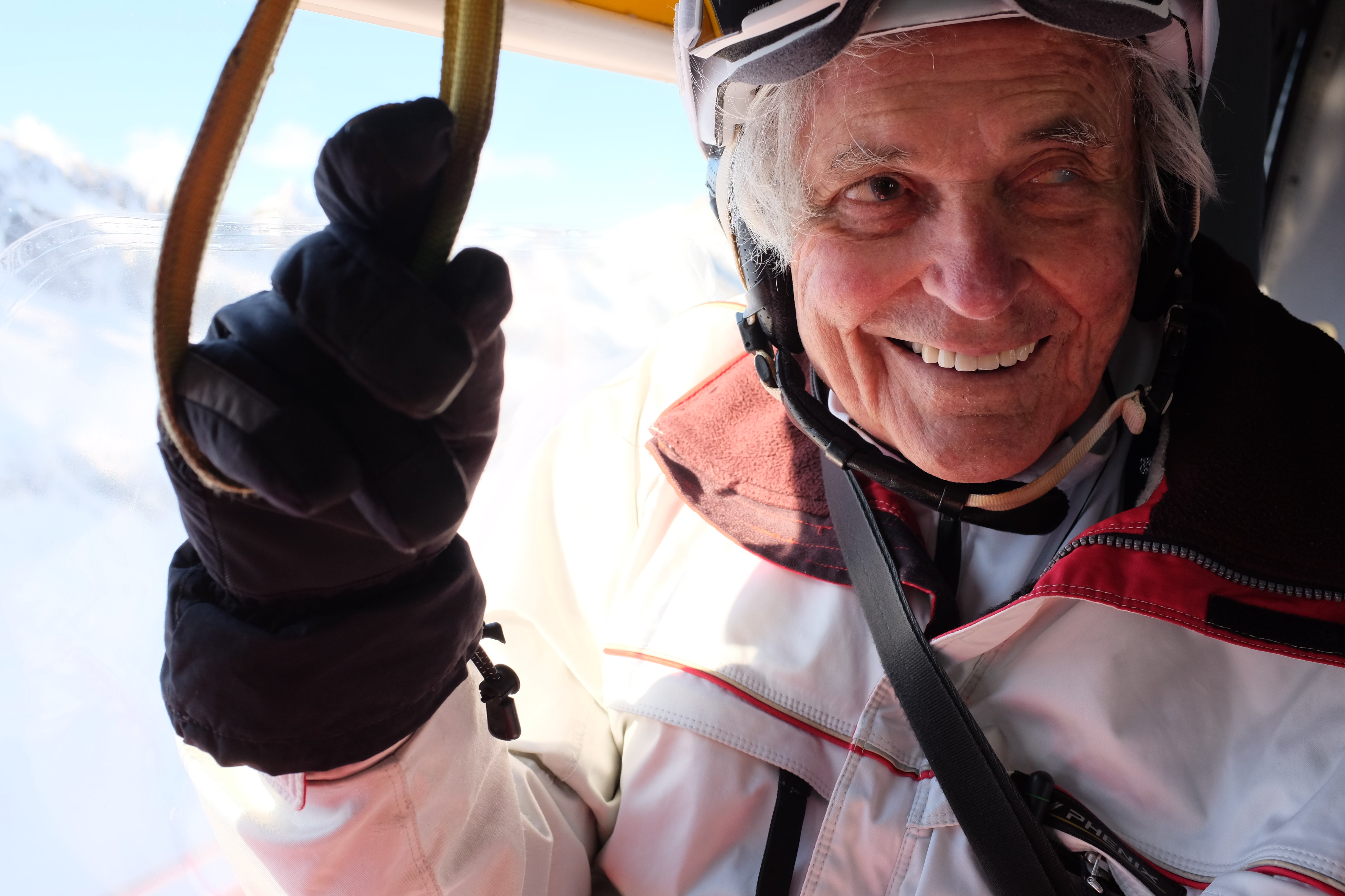 "Gordon Precious goes heliskiing"