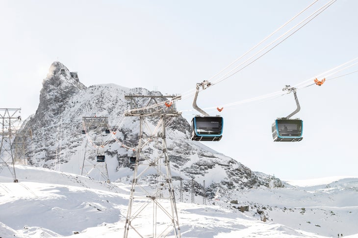 Matterhorn-Paradise-Download (1) Riding the gondola at the Matterhorn Ski Paradise, one of the world's largest ski resorts.