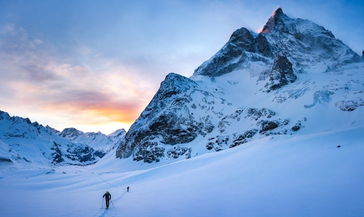 AR300982-Pano (1) Philipp Reiter skiing under the Matterhorn
