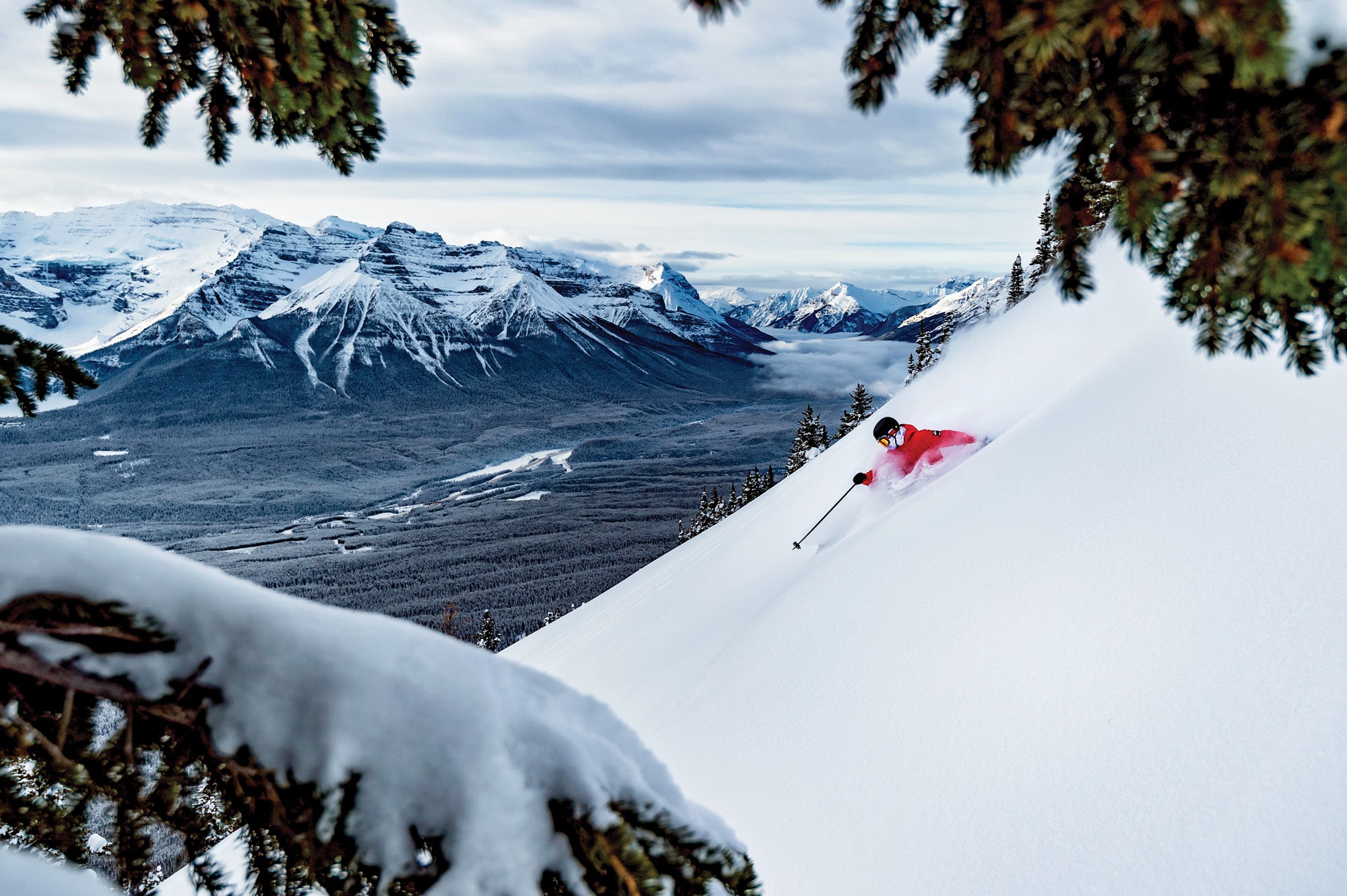 "2021 Resort Guide Lake Louise"