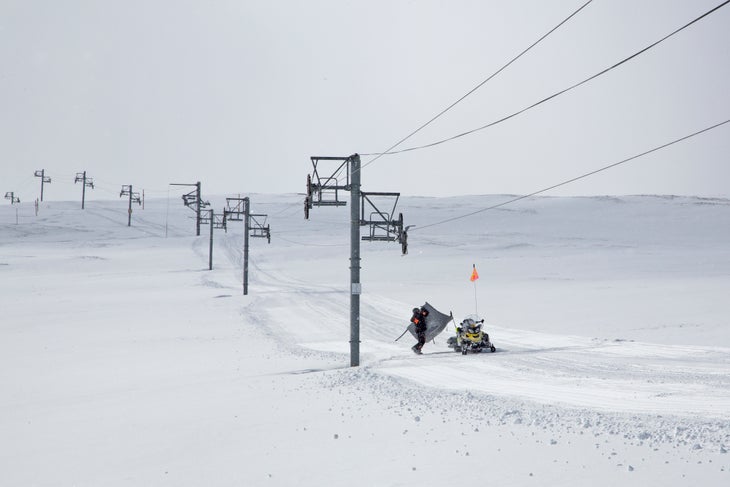 05-3-20-20-ResortClosure-BrookeWarren Snowmass patrol during COVID