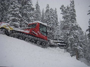 Breckenridge, CO Breckenridge Ski Patrol gives a demonstration with the Avalanche dogs. Breck is open for one more weekend and has 21 inches of new snow for the week.…