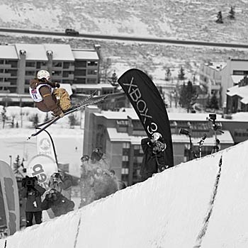 What to Wear: Pants 905 The North Face Sirius:Can your ski pants can save your life? These can: They're armed with a Recco reflector, which helps rescuers locate avalanche…