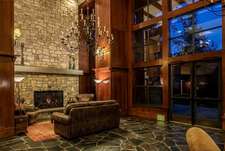 Village Lodge Mammoth Interior