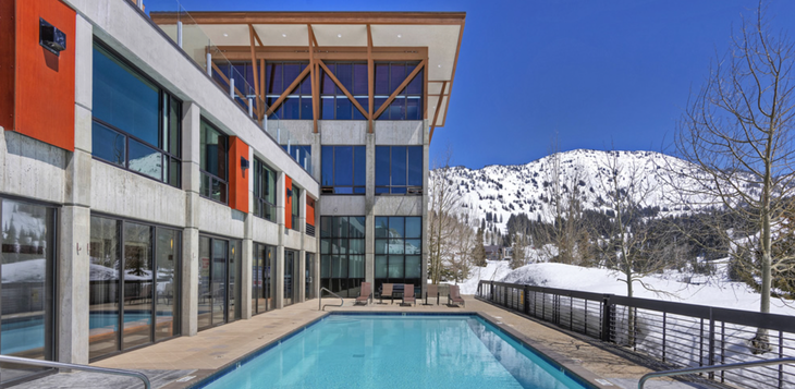 Rustler Lodge pool