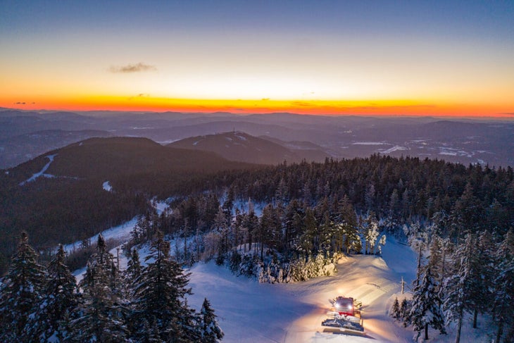 Sunday River ski resort grooming