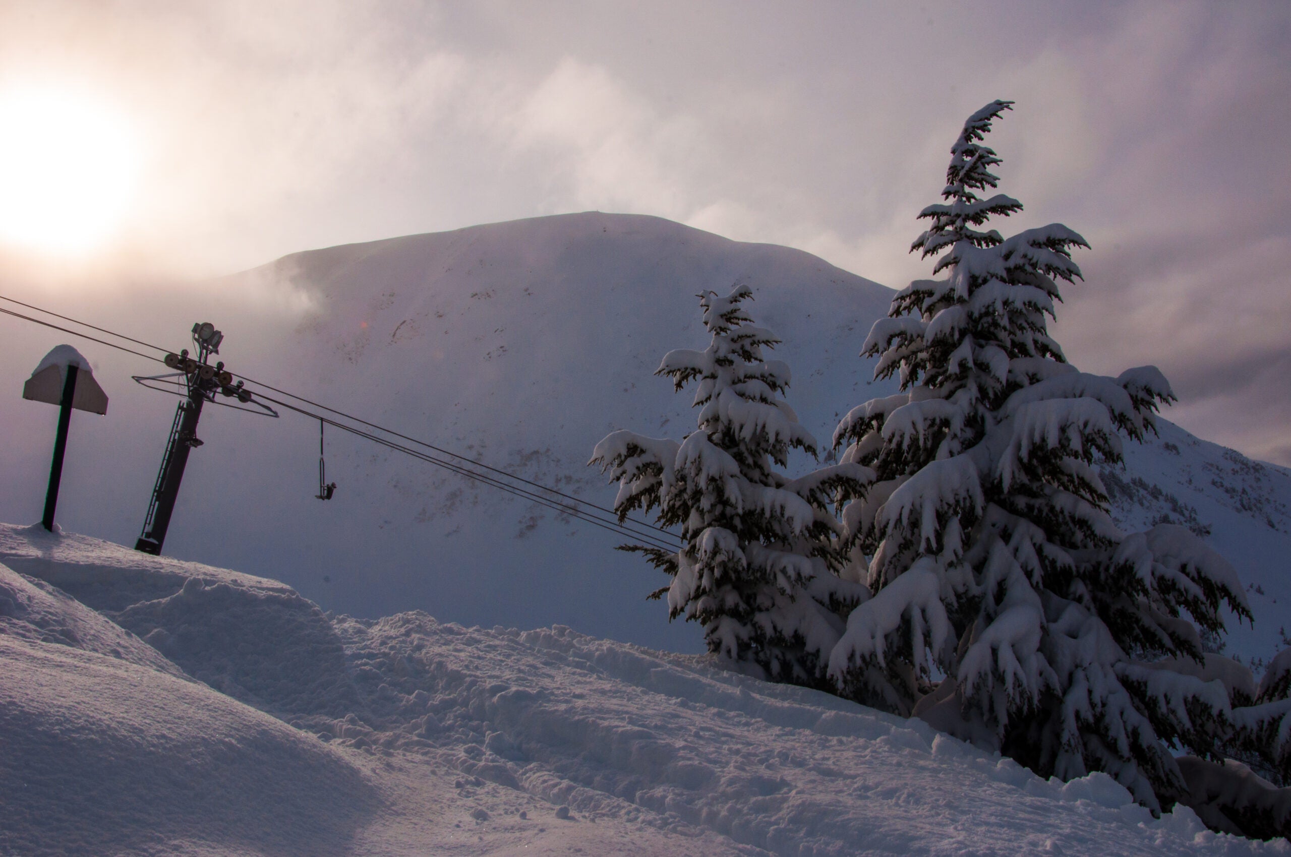 Alyeska Ski Resort on Deep Powder Snow day with Lift