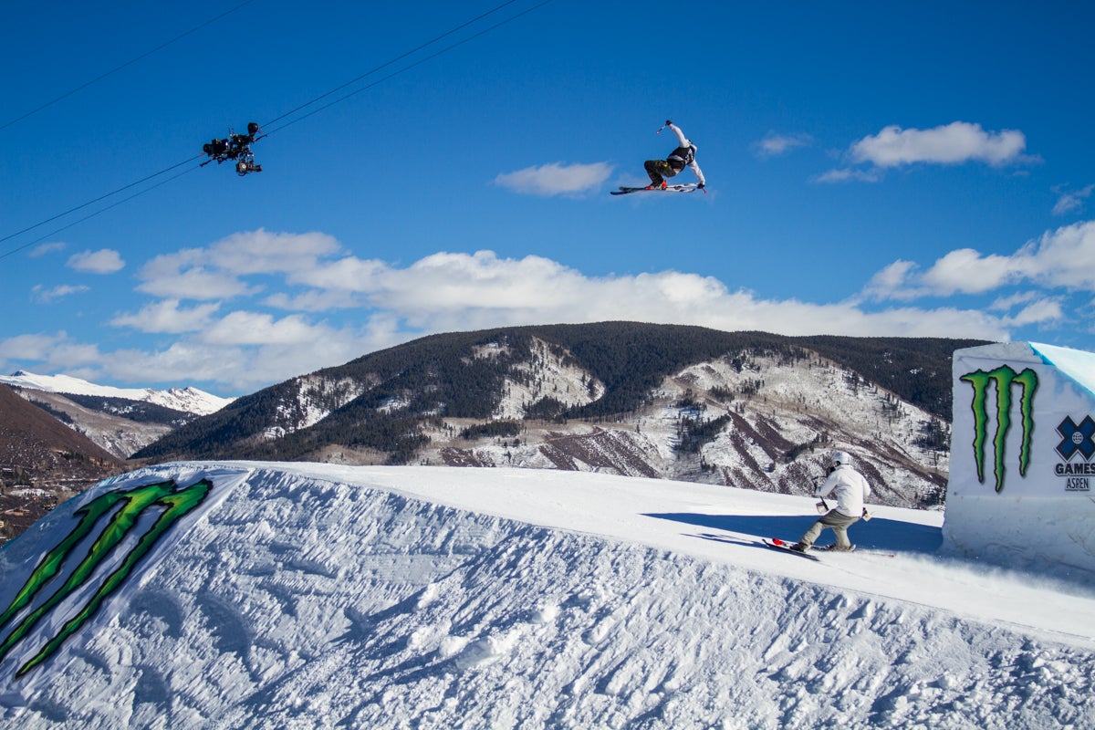 Devin Logan Devin Logan (USA) ended up in the 4th spot with her run including this smooth tail grab 720. Devin competed in both slopestyle and halfpipe…