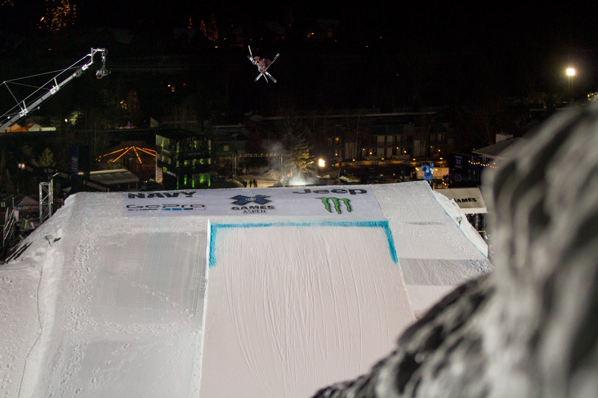 Kai Mahler Kai Mahler (SUI) grabs mute high above the town of Buttermilk, CO. Mahler earned himself a score of 87.00 and slid into the third position.