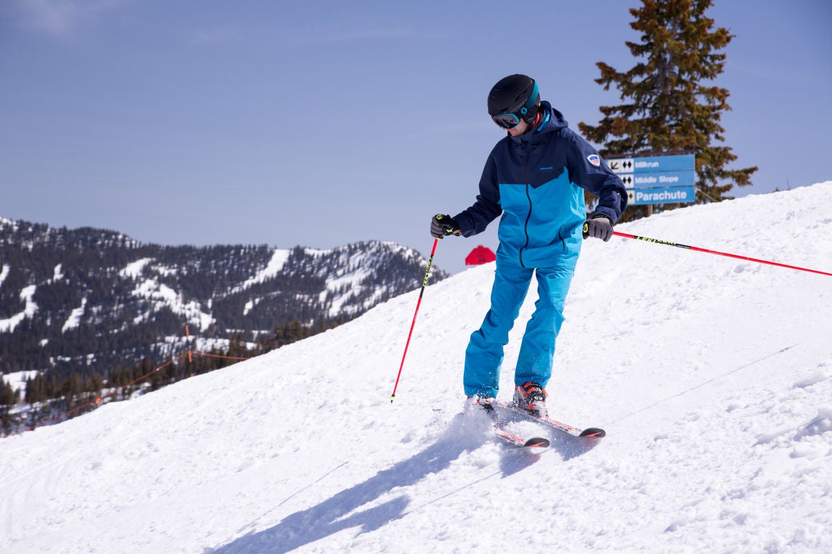 PSIA Instructor performs side slip.