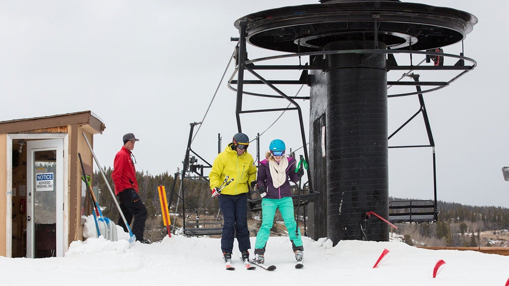 2018-AimU-Intro-to-Skiing-1662 Learn How To Ride Chairlifts Safely