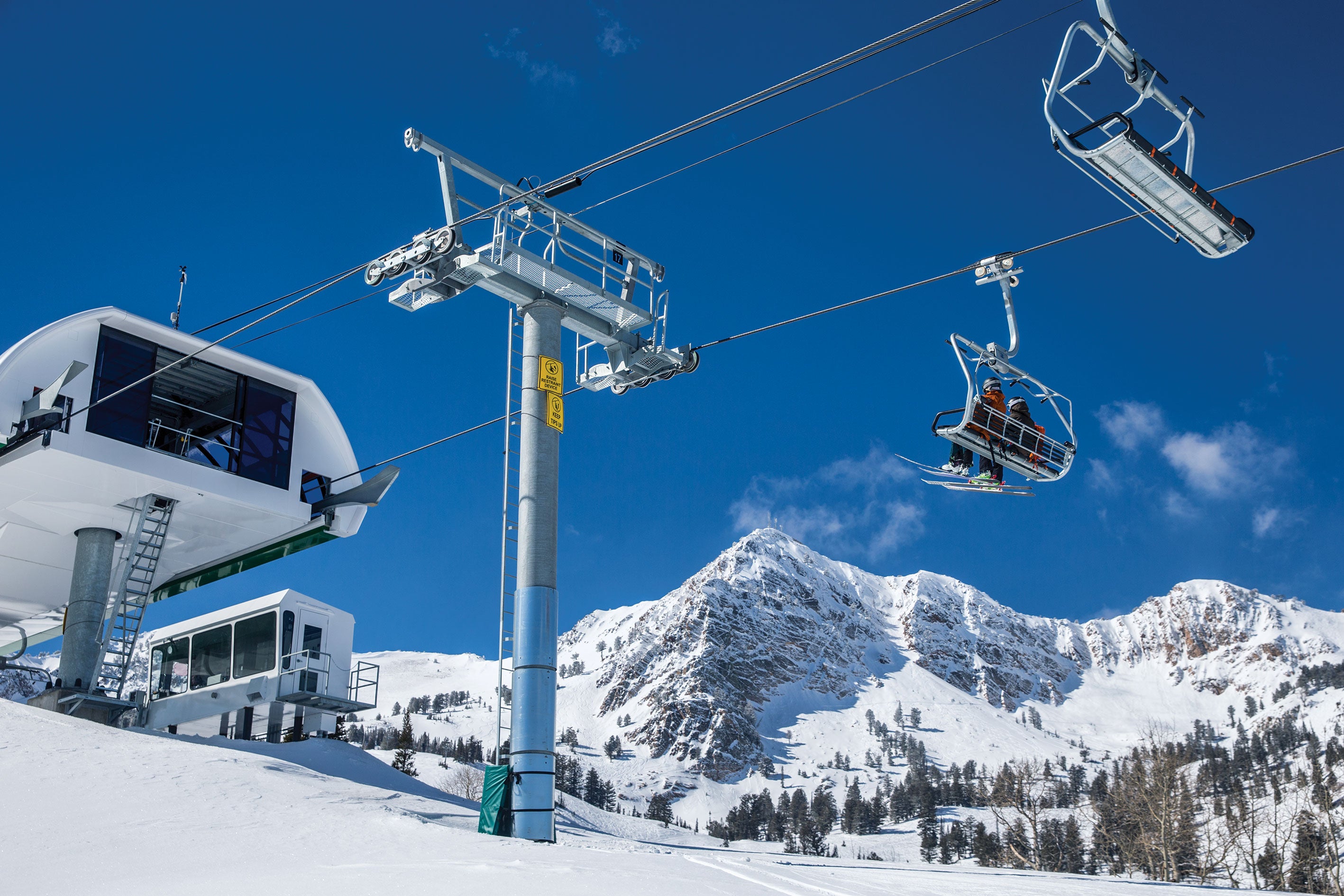 SKI1118-TRA2-Snowbasin-byJayDash_S The six-pack Wild Cat Express at Snowbasin