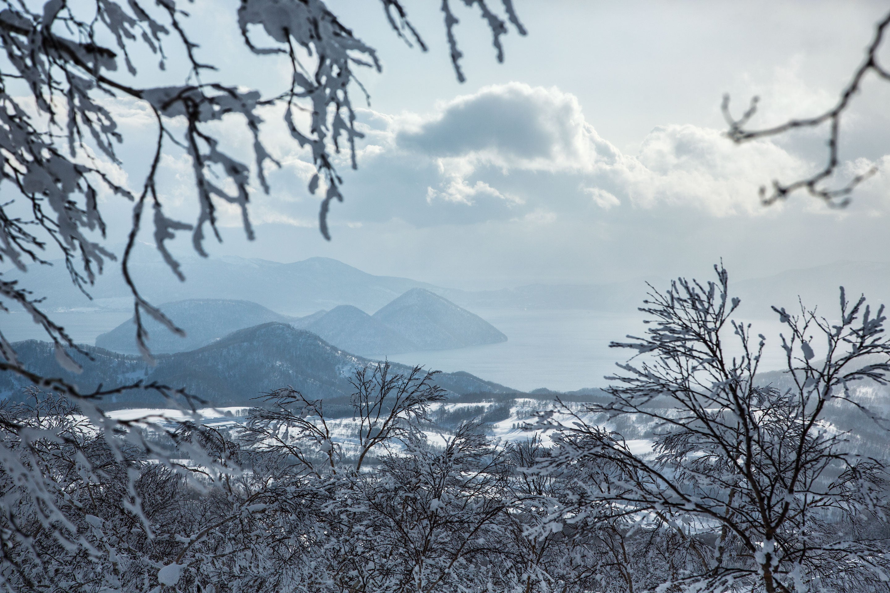 SKI1118-Japan-Rusutsu-LakeTOYA Lake Toya from Rusutsu Resort