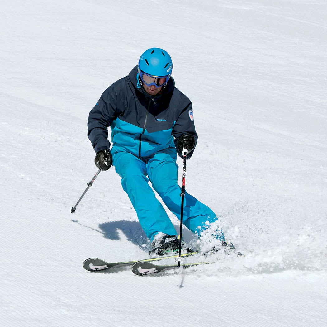 SKI0120-CLI-5-byBaileyLaRue Michael Rogan demonstrating a short swing turn.
